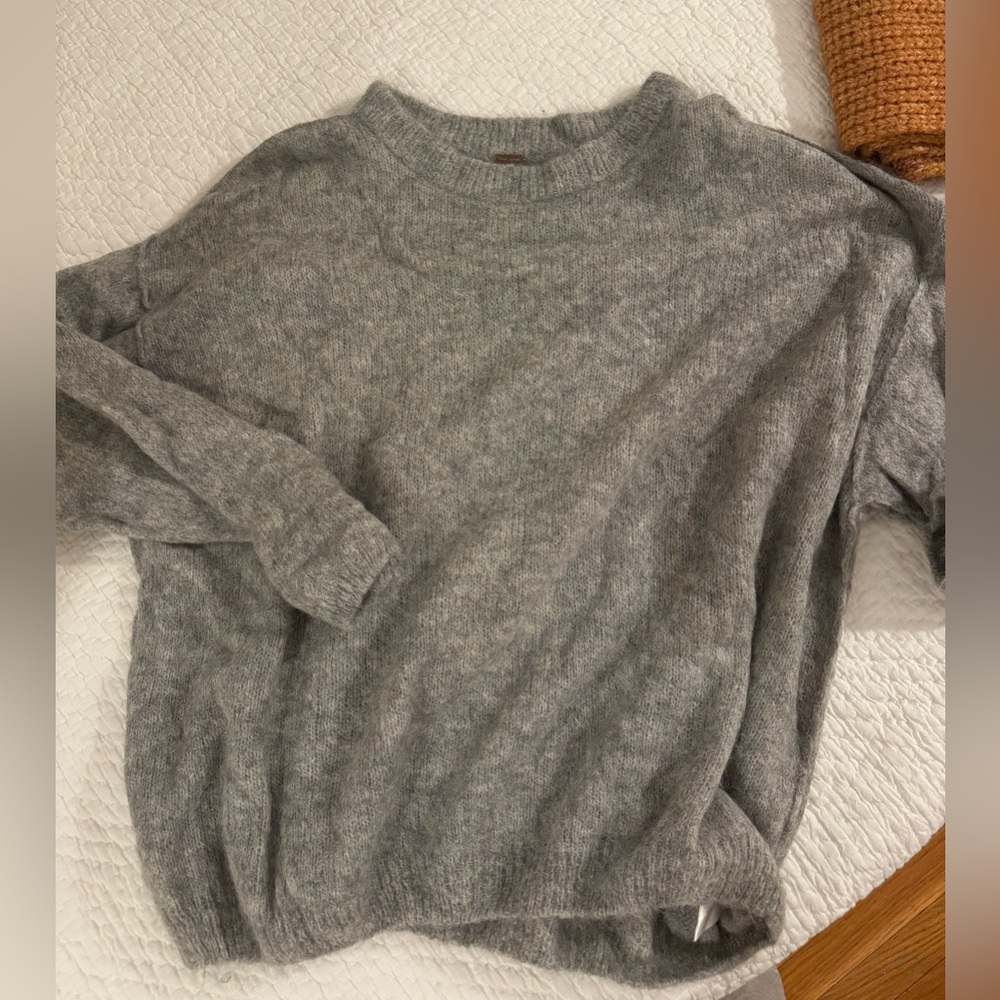 Cozy Women's Gray Crewneck Sweater